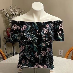 American Eagle Outfitters Black Top with Flower Print - Size S